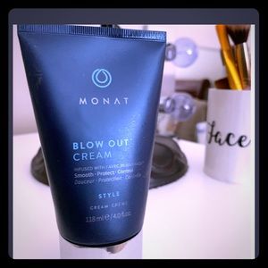 Monat Blow Out Cream